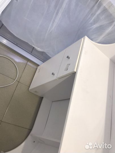 Ресепшен в стиле минимализм. Стойка для Магазина