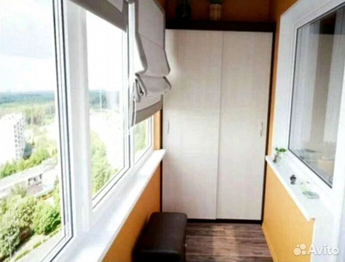 Распашной шкаф на балкон