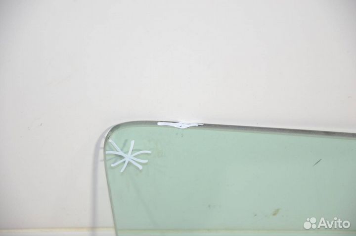 Стекло двери переднее правое Nissan Armada TA60