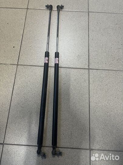 Амортизатор капота оригенал land cruiser 200