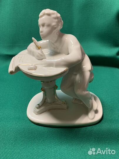 Статуэтка юный Пушкин. лфз