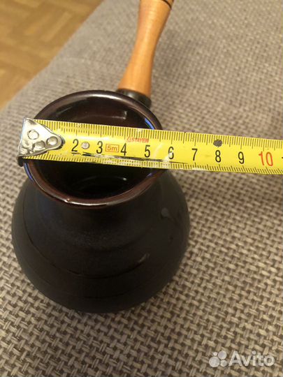 Турка для кофе и две кофейные чашечки