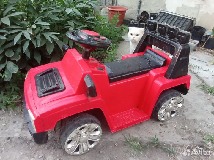Детская машина на аккумуляторе