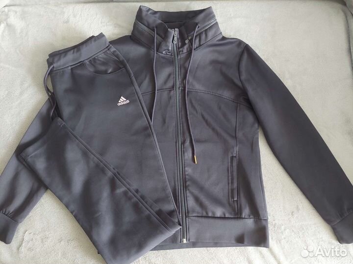 Спортивный костюм женский