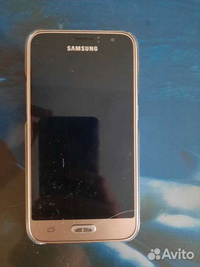 Телефон Samsung j1