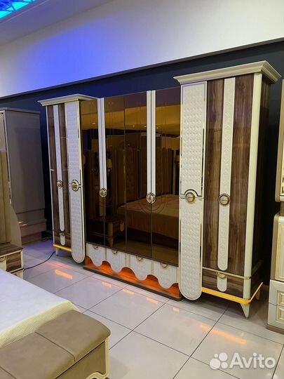 Спальный гарнитур