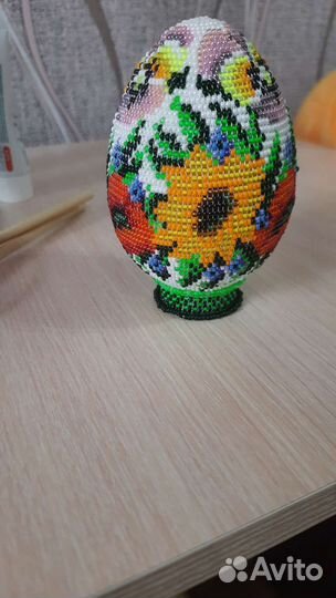 Яйцо из бисера ручной работы