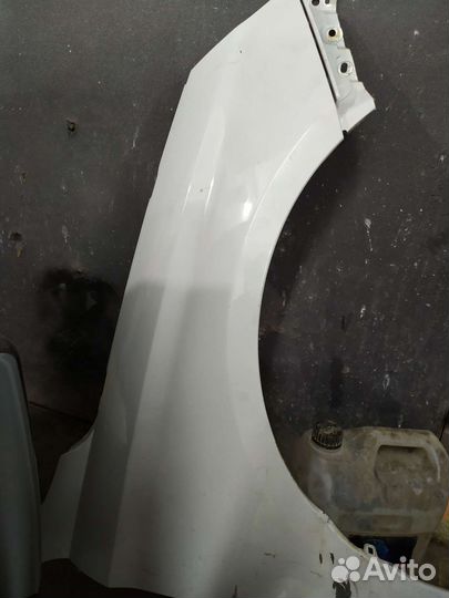Переднее правое крыло лада веста