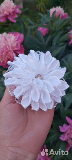 Белые бантики