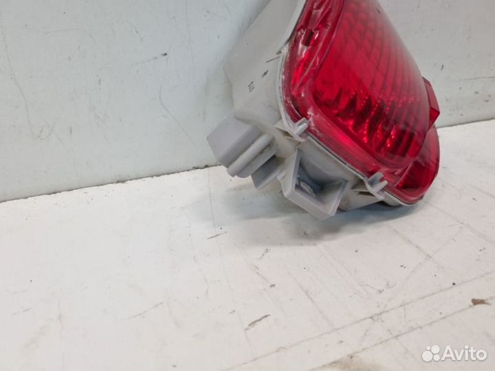 Фонарь противотуманный задний левый Toyota Land