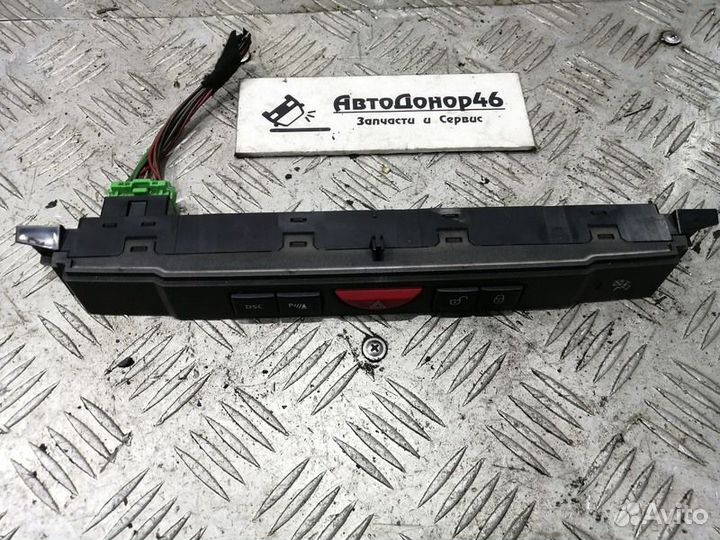 Кнопка аварийной сигнализации Range Rover Sport 1