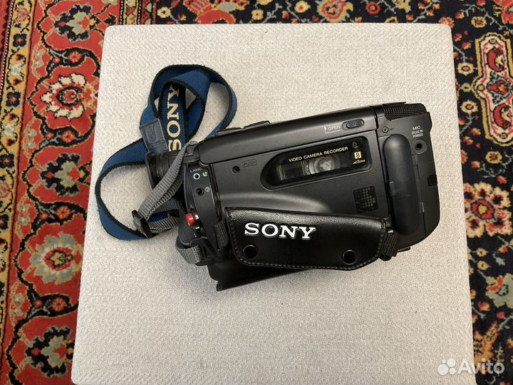 Видеокамера Sony CCD-TR380E