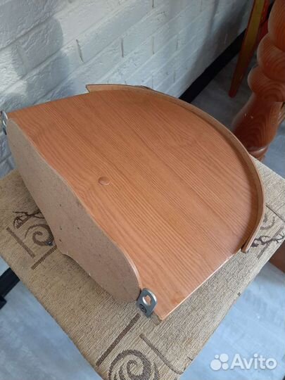 Полки навесные 2 штуки новые