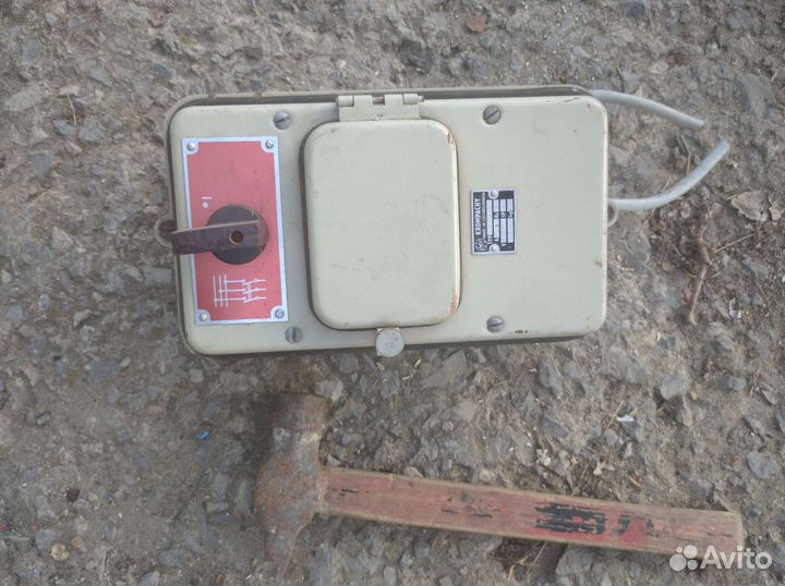 Пусковое устройство для станков