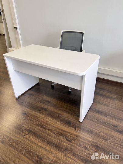 Набор офисной мебели на 6 мест. Столы. Стулья