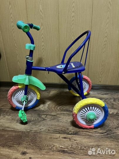 Трехколесный велосипед для малышей