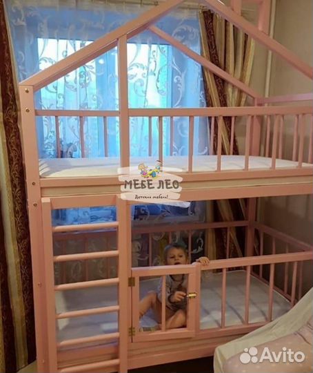 Детская двухъярусная кровать