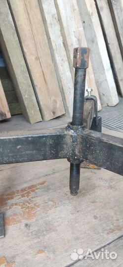 Съёмник тормозных барабанов