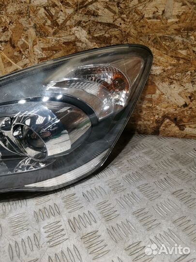 Фара передняя левая Kia Ceed 1