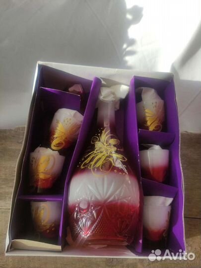 Набор посуды графин и рюмки