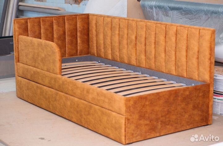 Кровать детская с матрасом с ящиками