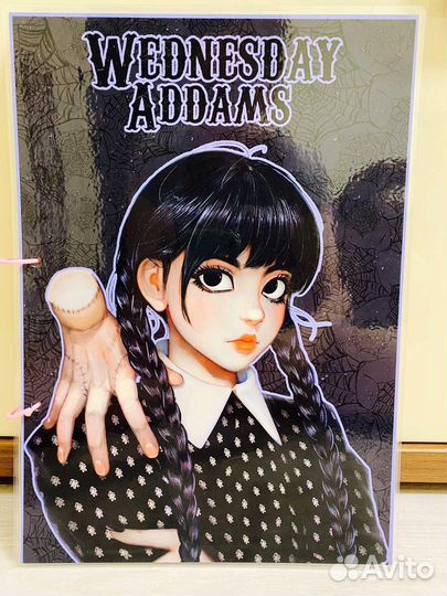 «Одень куклу Уэнсдей»