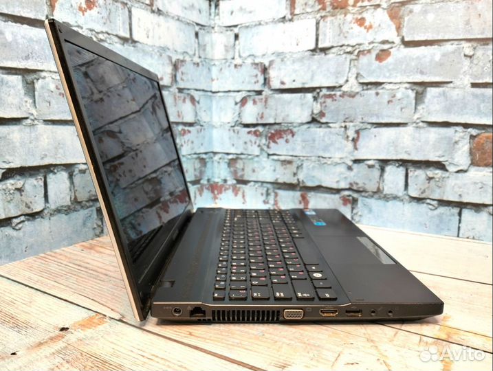 Мощный Samsung на i5-2430m/ GT 520MX/ RAM 8/ SSD
