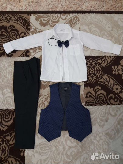 Костюм тройка