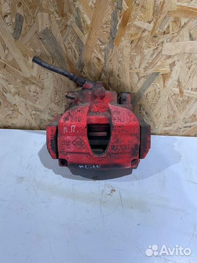 Суппорт тормозной передний правый Renault Megane