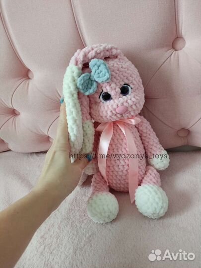 Заяц вязаный