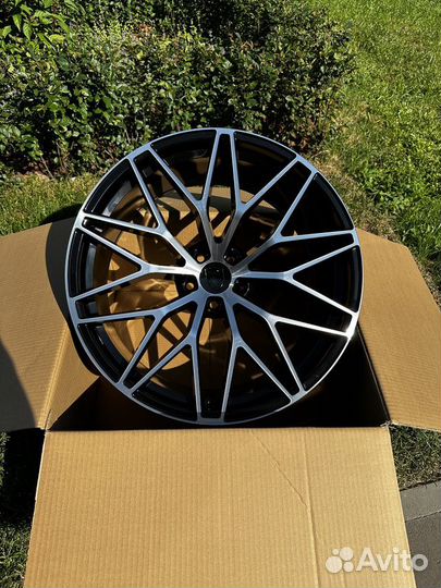 Разноширокие диски для BMW M5