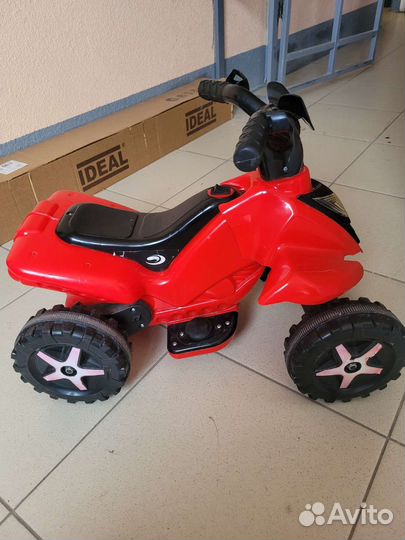 Детский квадроцикл на аккумуляторе