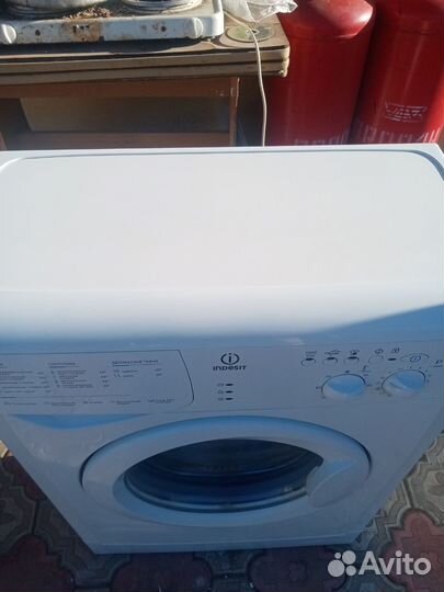 Узкая indesit 4кг 1000об