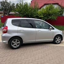 Honda Jazz 1.3 CVT, 2008, 156 777 км, с пробегом, цена 770 000 руб.