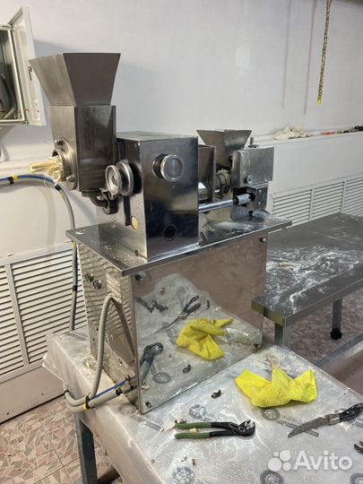 Пельменный аппарат JGL 240-3