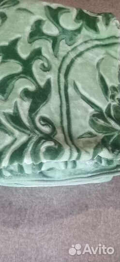 Продаю двухспальное одеяло