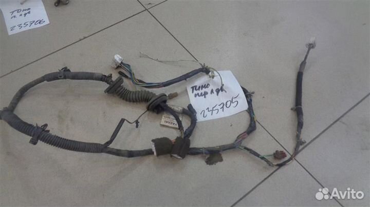 Проводка двери передней левой Nissan Almera Tino