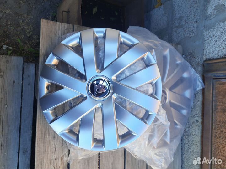 Колпаки шкода R 15. Комплект. Новые