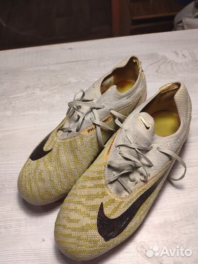Футбольные бутсы nike phantom gx