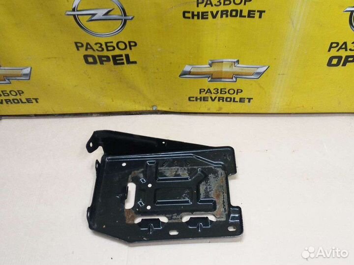 Площадка акб Шевроле Тахо т900