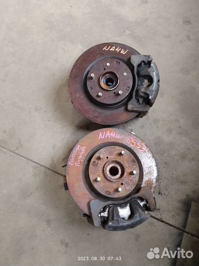 Ступица переднего колеса NA4W grandis lancer кулак