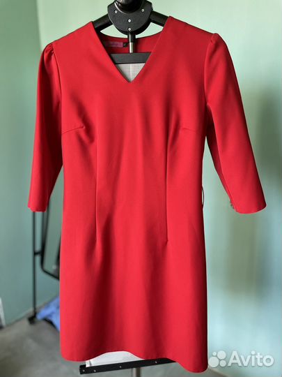 Красное офисное платье