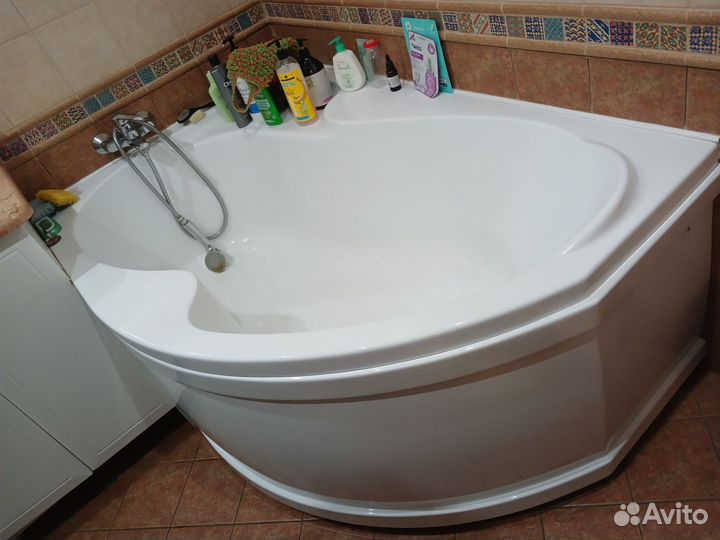 Акриловая ванна угловая бу