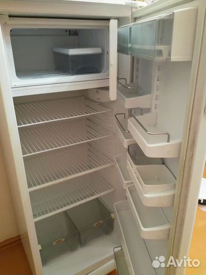 Холодильник бу маленький рядом