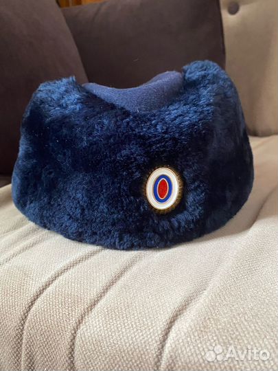 Женская полицейская шапка старого образца