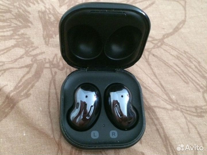 Samsung galaxy buds live
