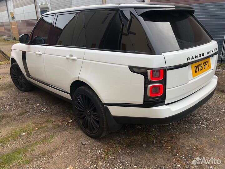 В разборе белый Range Rover 4L405 рест 306DT