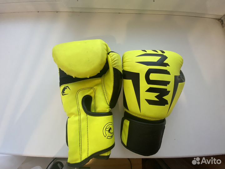 Боксерские перчатки 12 oz venum