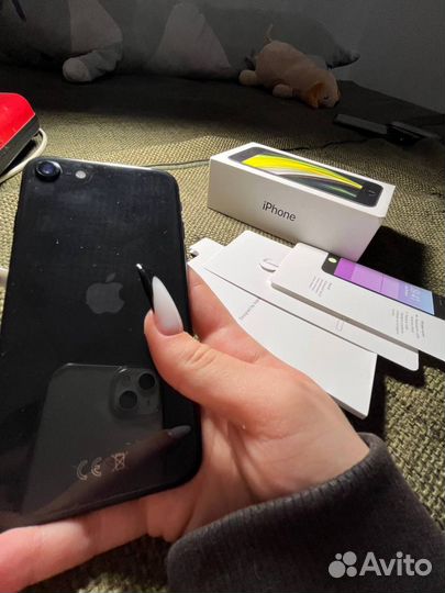 iPhone SE (2020), 64 ГБ