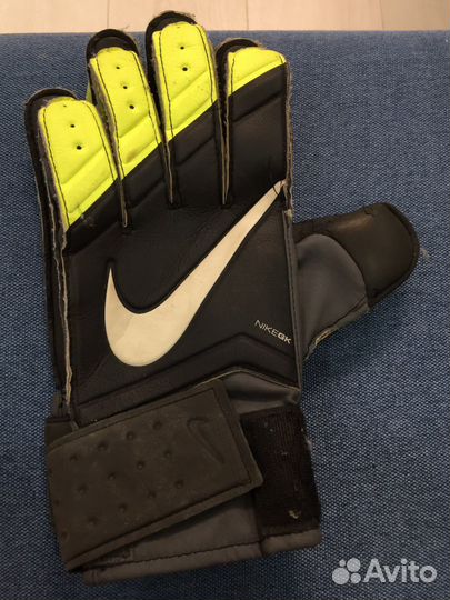 Вратарские перчатки nike